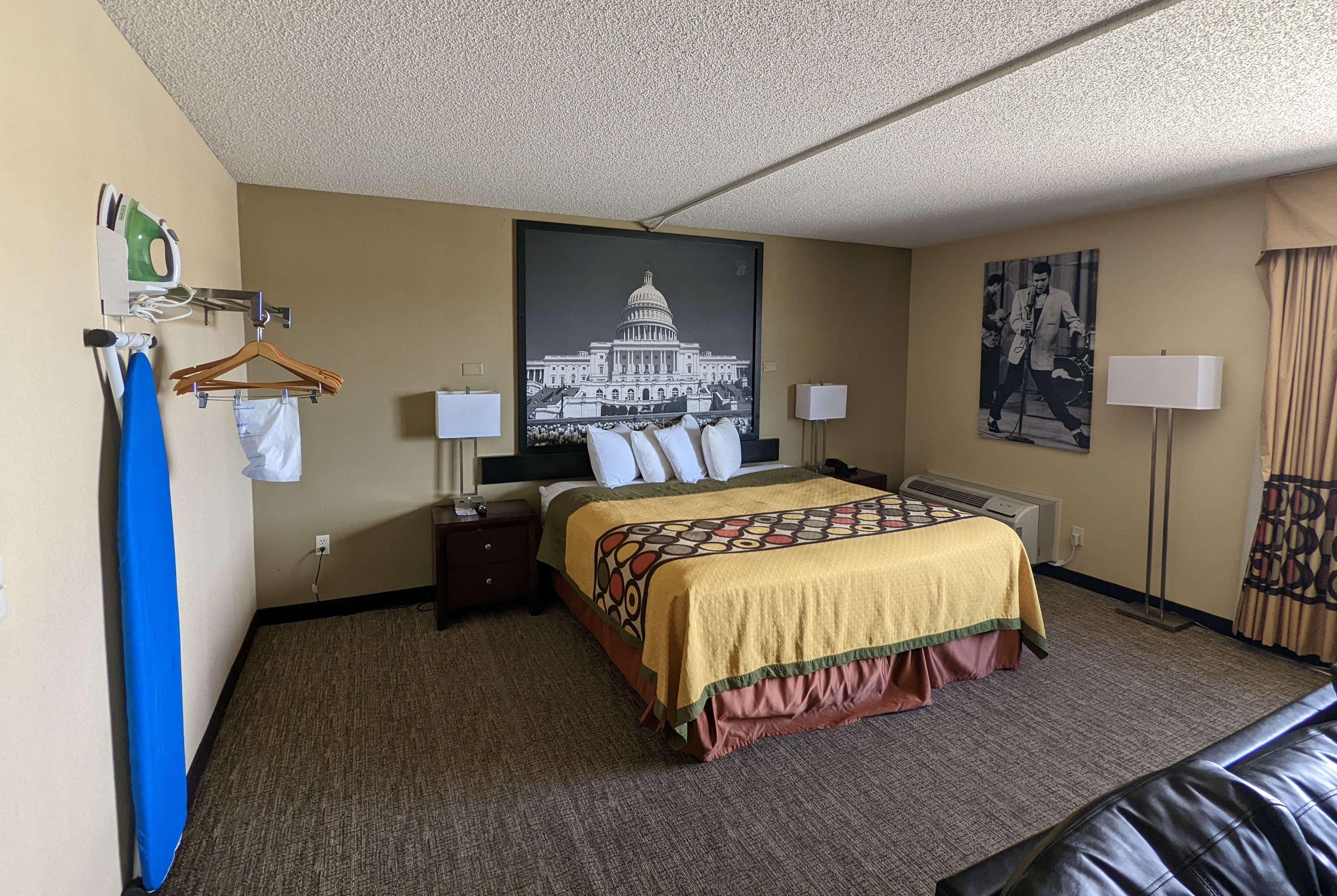 Hotel Super 8 By Wyndham Wichita North Esterno foto