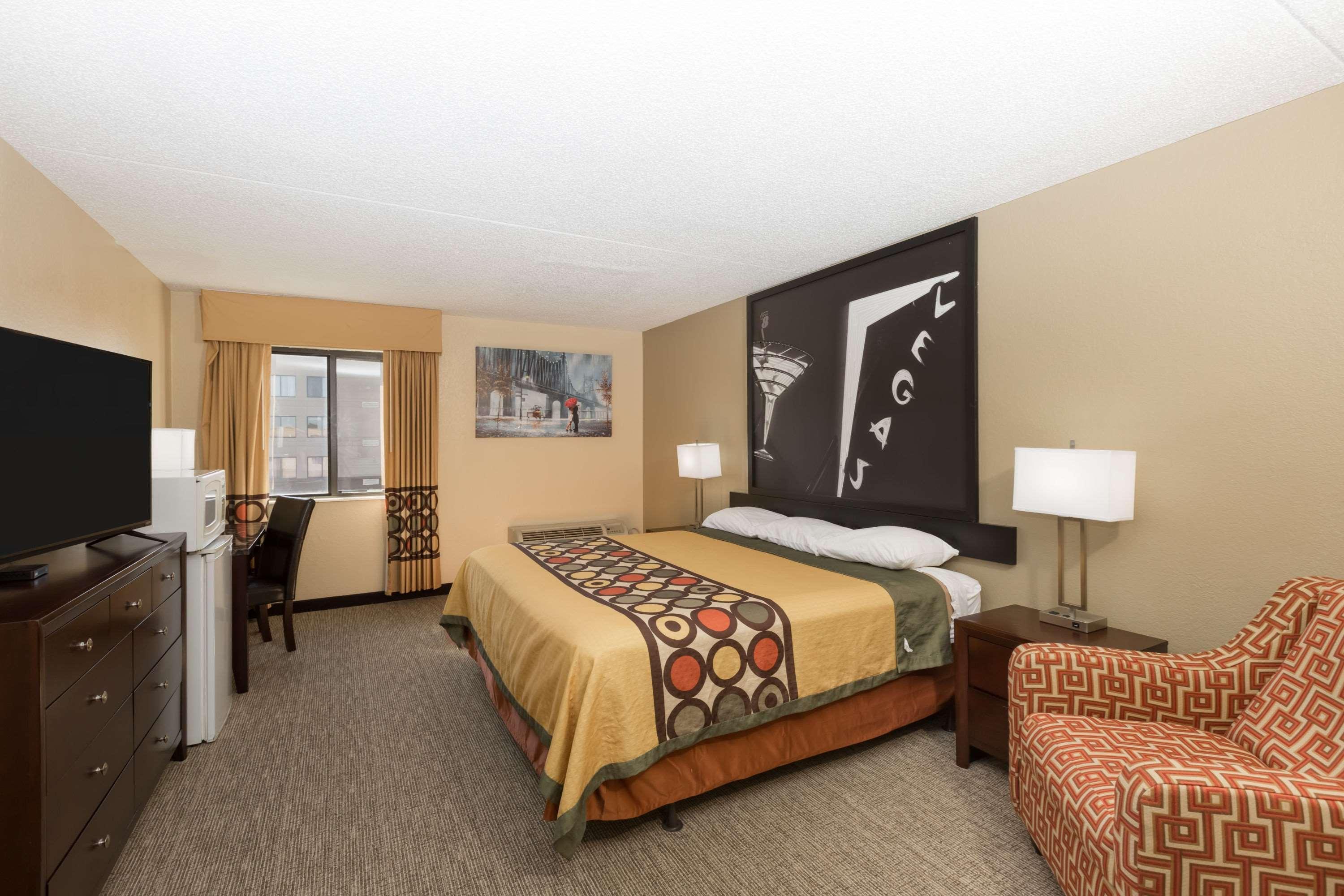 Hotel Super 8 By Wyndham Wichita North Esterno foto