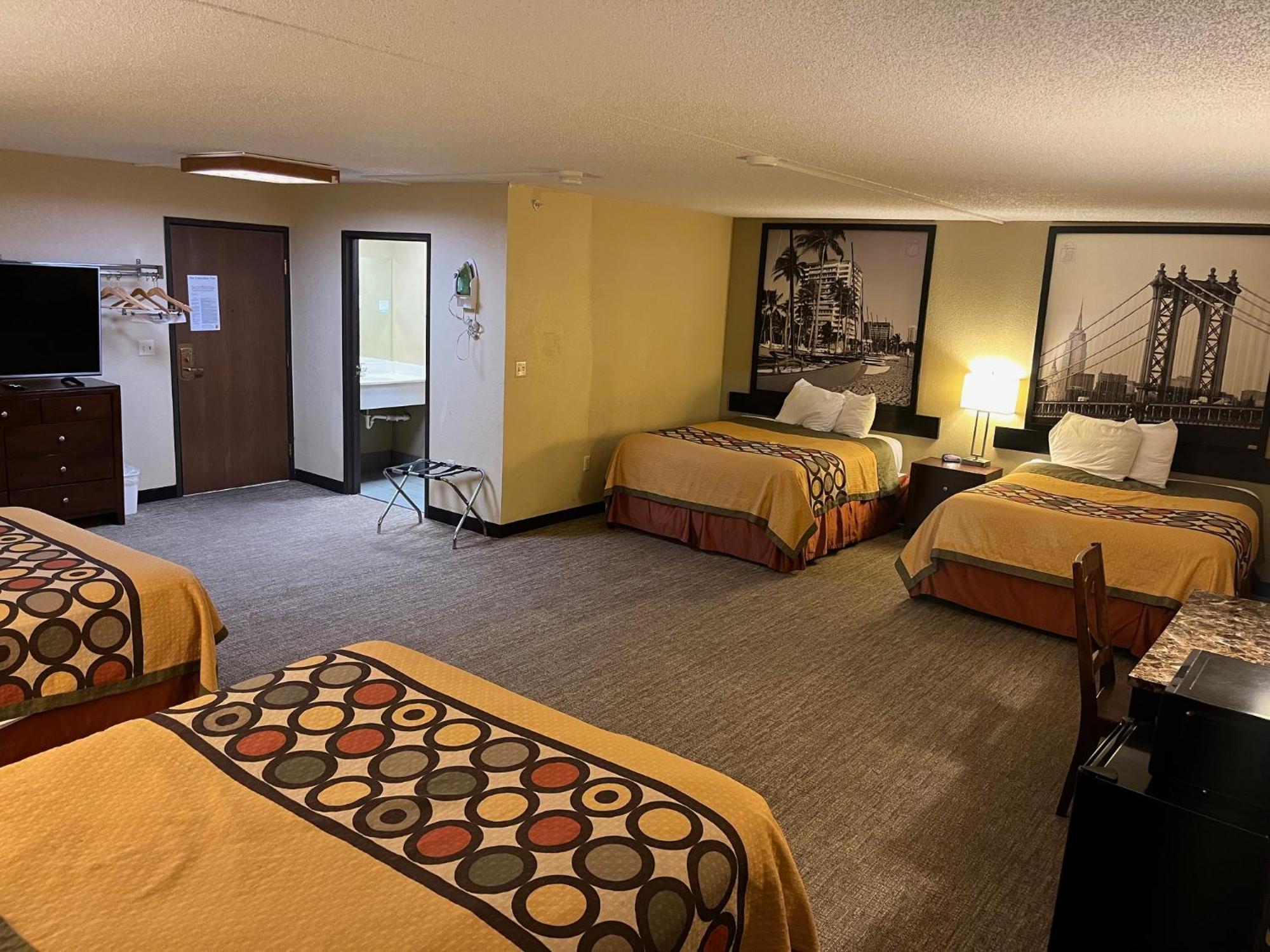 Hotel Super 8 By Wyndham Wichita North Esterno foto