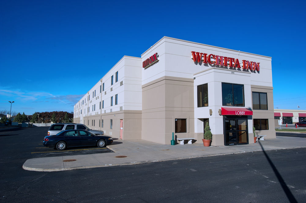Hotel Super 8 By Wyndham Wichita North Esterno foto