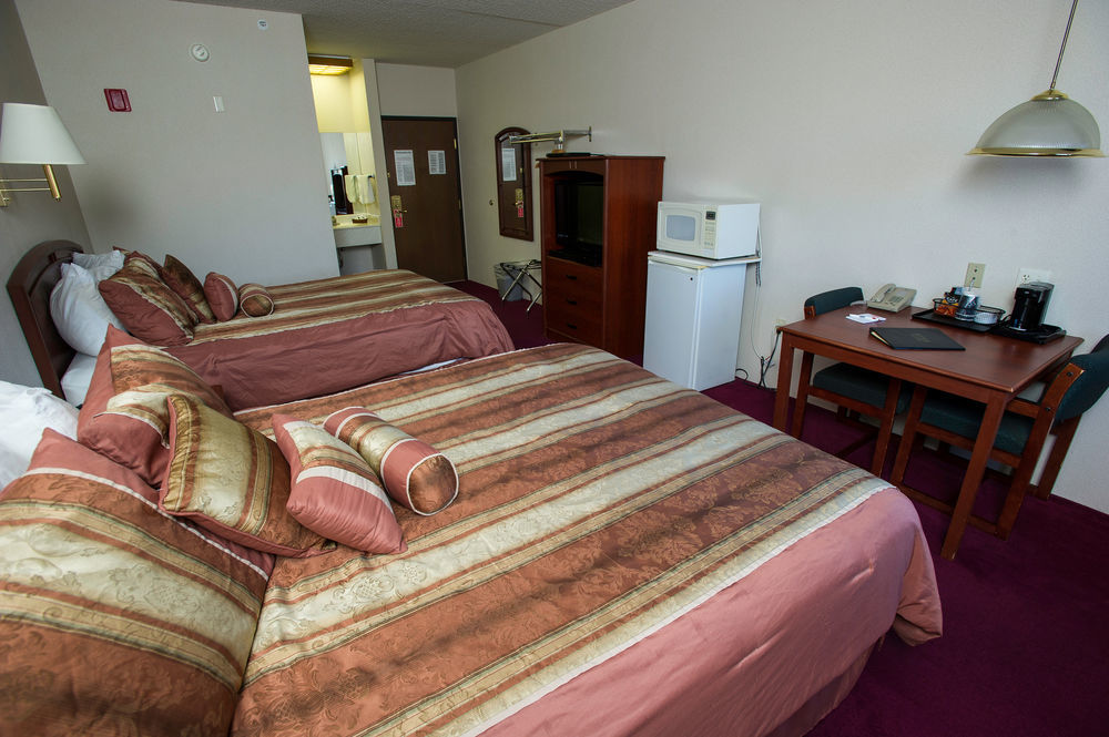 Hotel Super 8 By Wyndham Wichita North Esterno foto