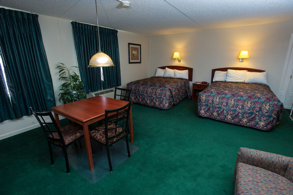 Hotel Super 8 By Wyndham Wichita North Esterno foto