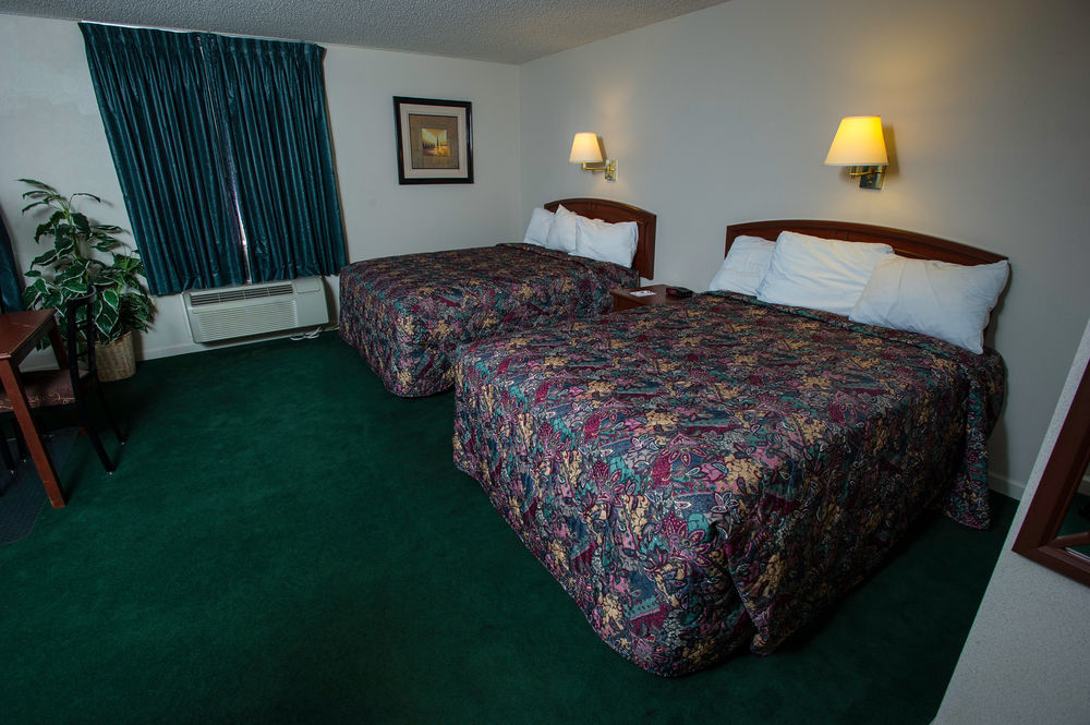 Hotel Super 8 By Wyndham Wichita North Esterno foto